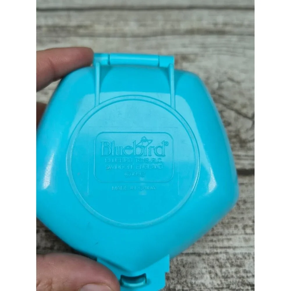1992 Bluebird Polly Pocket Polly in the Nursery Baby Care Center